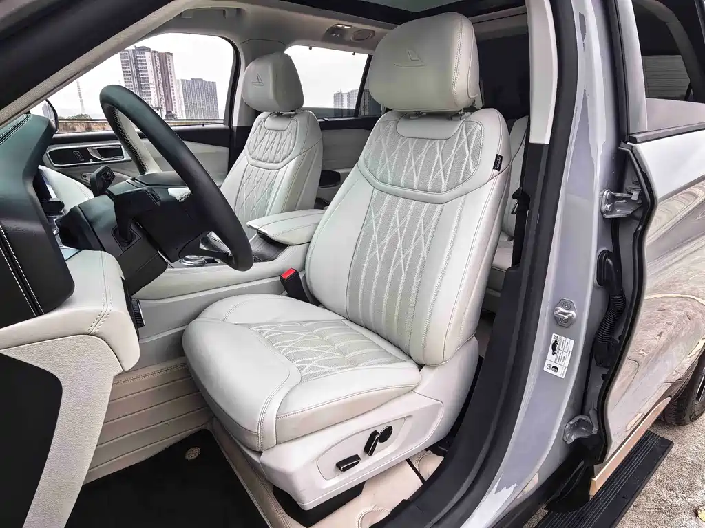Ford Explorer — миниатюра 17