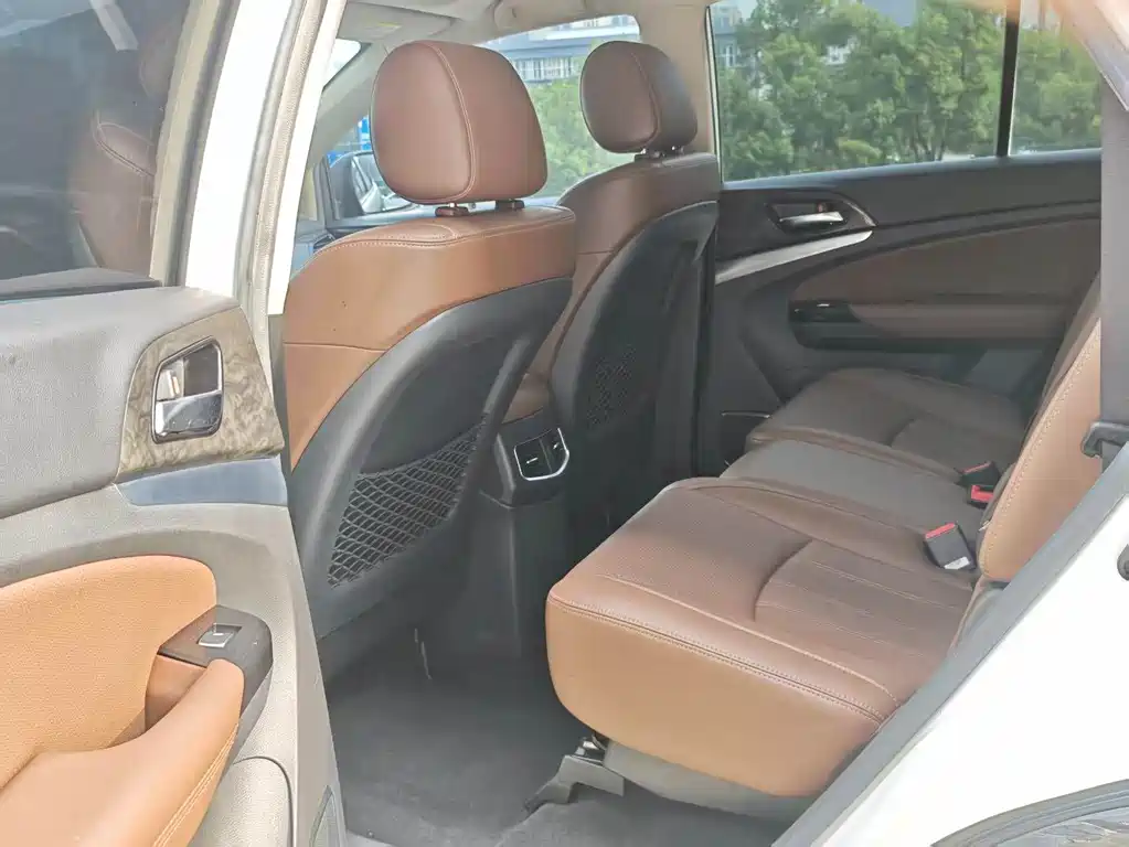 BYD Tang New Energy — миниатюра 14
