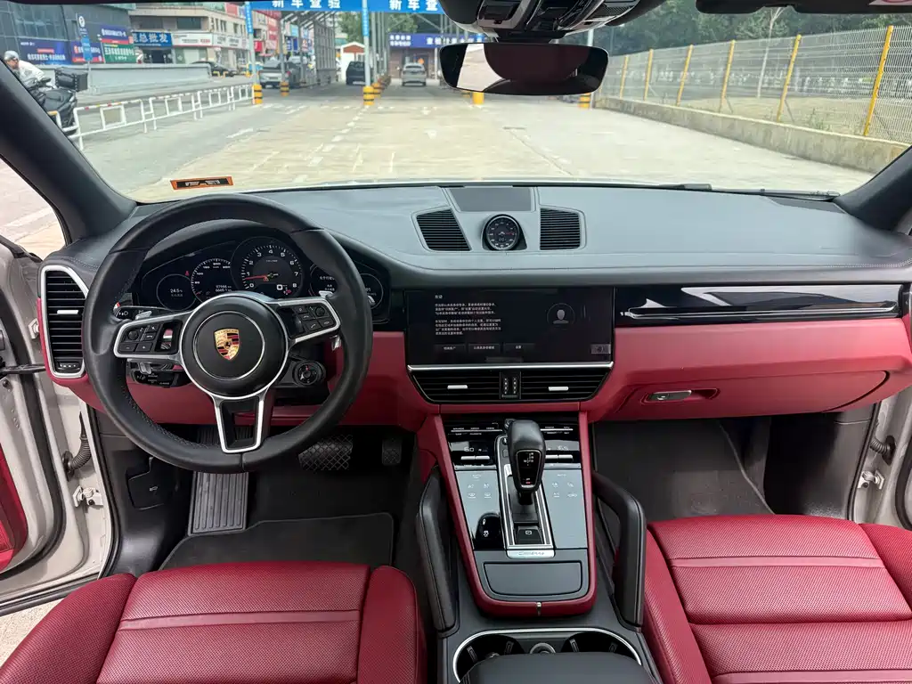Porsche Cayenne — миниатюра 10