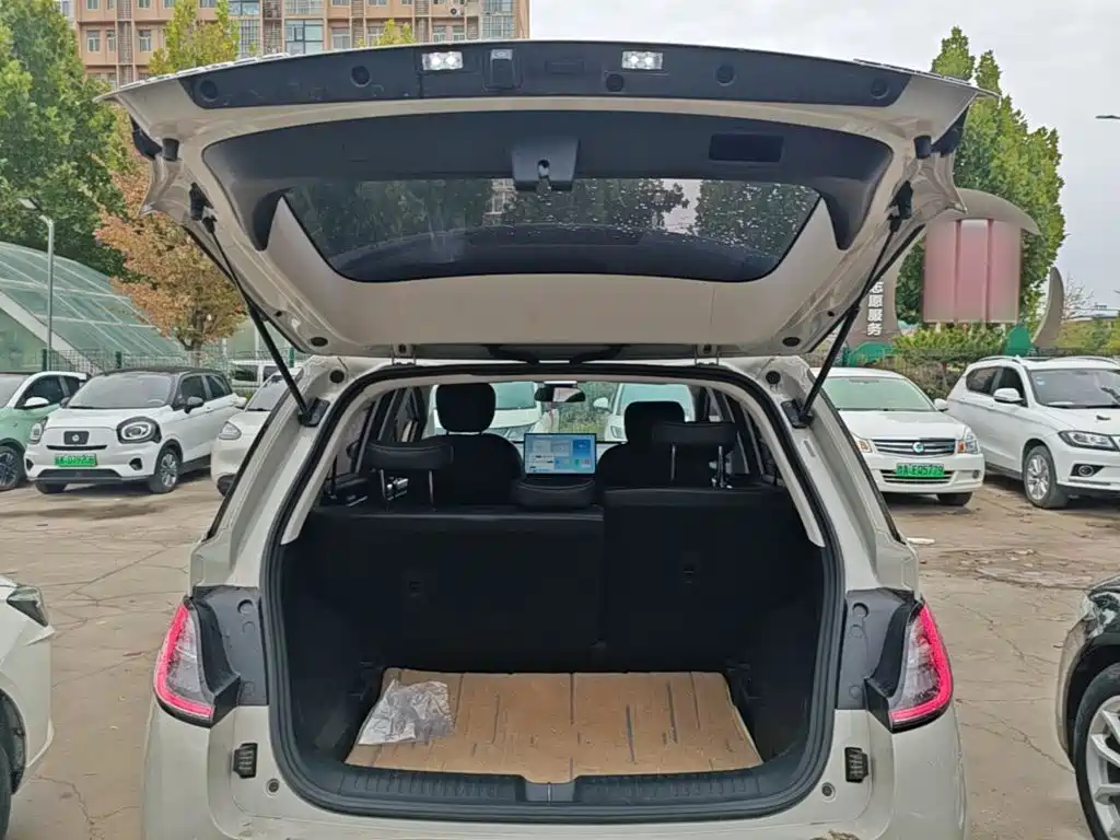 Baojun Yunduo — миниатюра 19