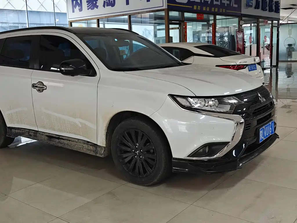 Mitsubishi Outlander — миниатюра 3