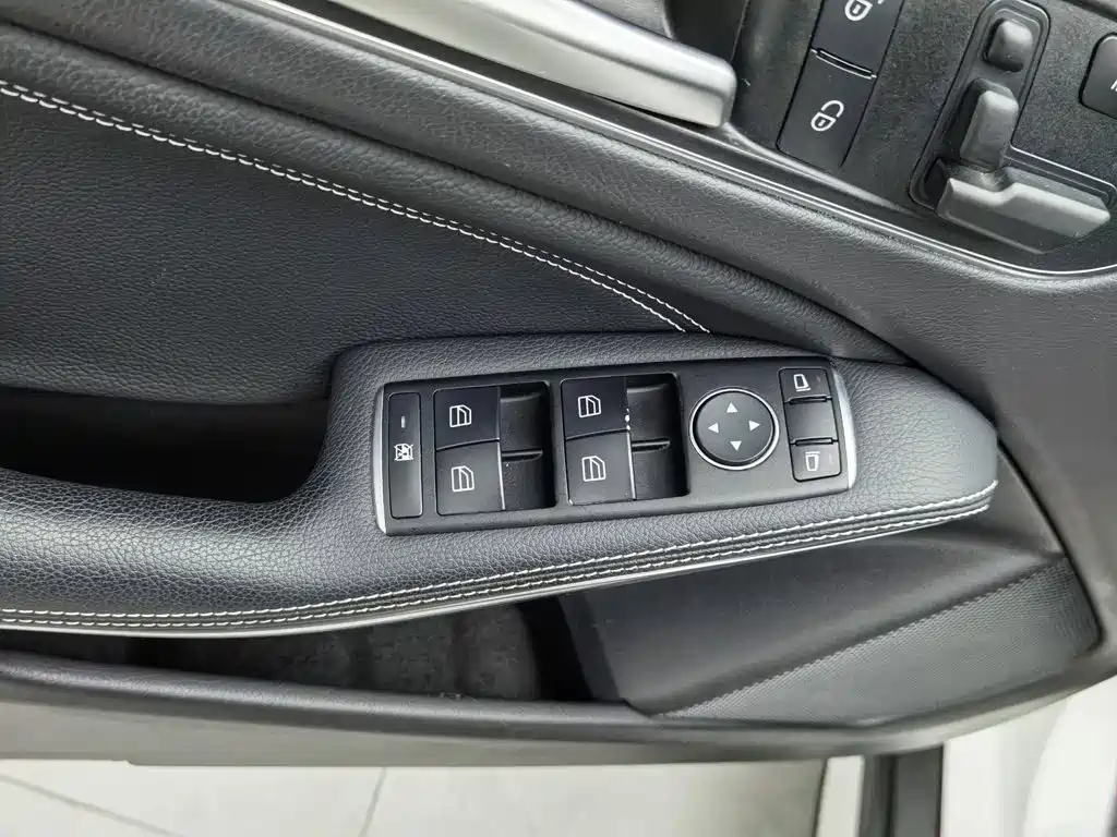Mercedes-Benz GLA — миниатюра 9