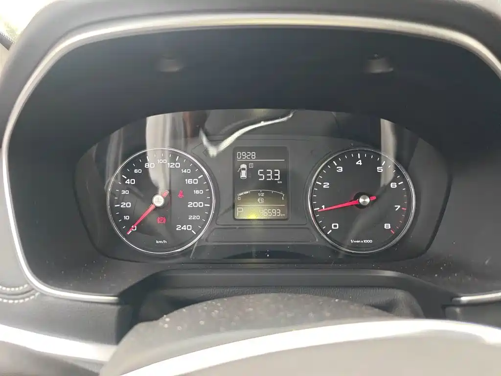 Roewe RX5 — миниатюра 7