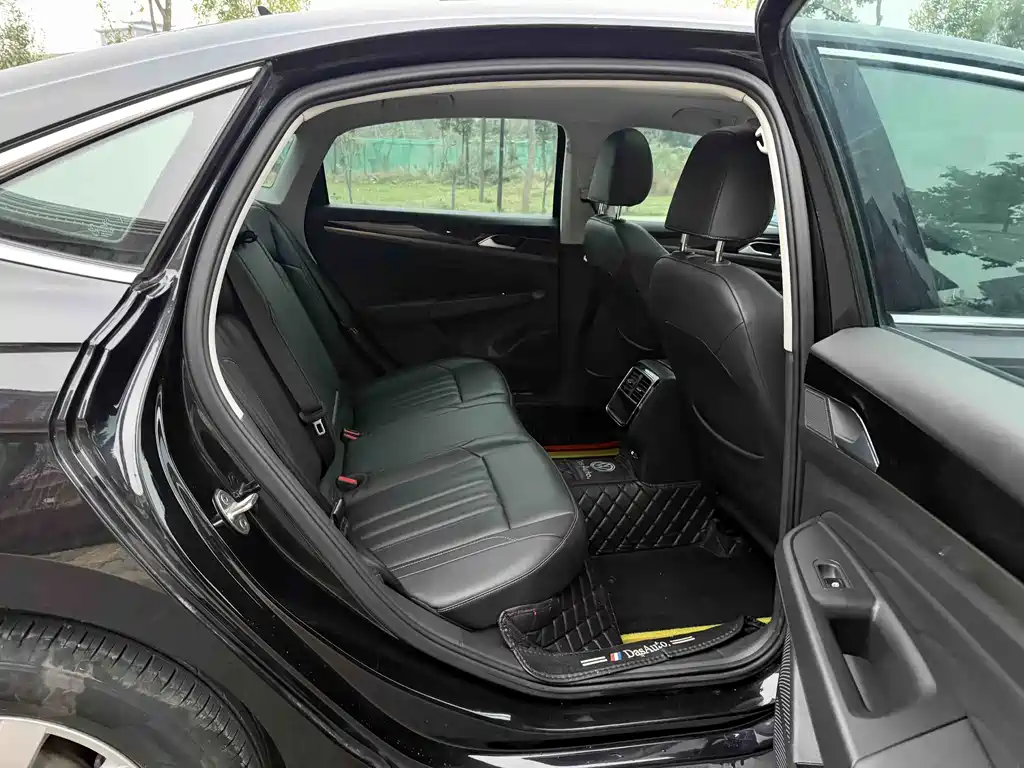 Volkswagen Passat — миниатюра 8