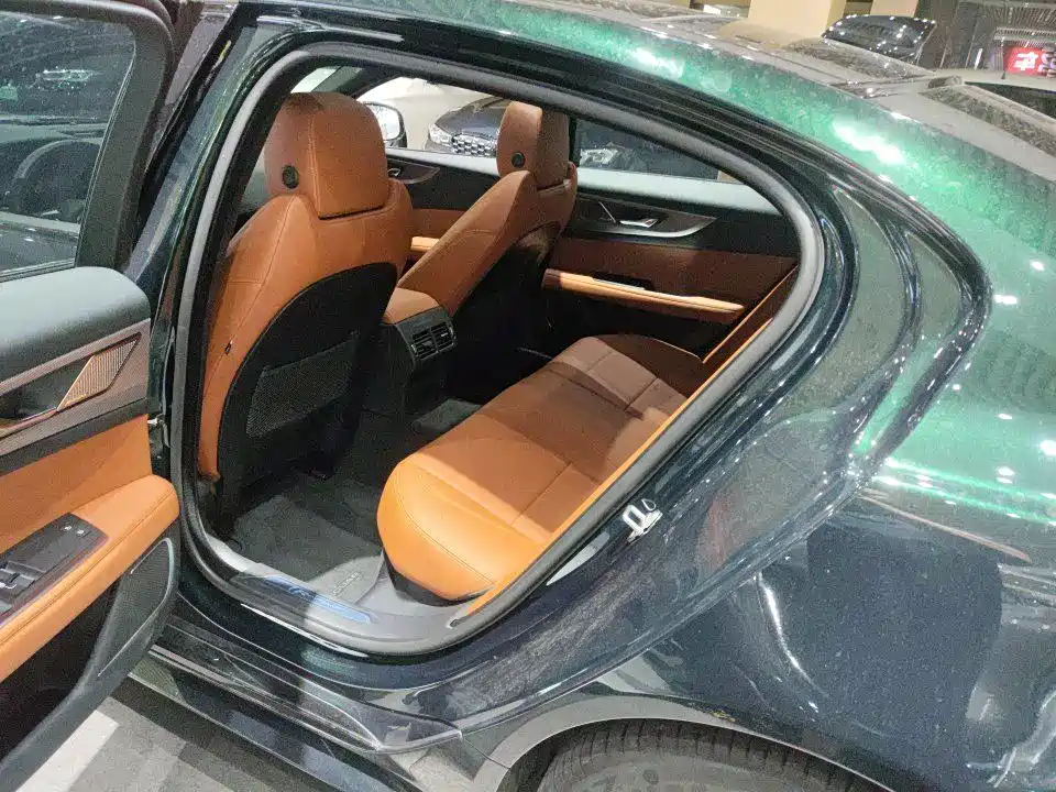 Jaguar XEL — миниатюра 8