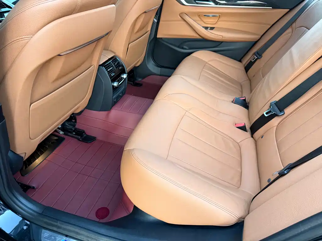 BMW 5 Series — миниатюра 33
