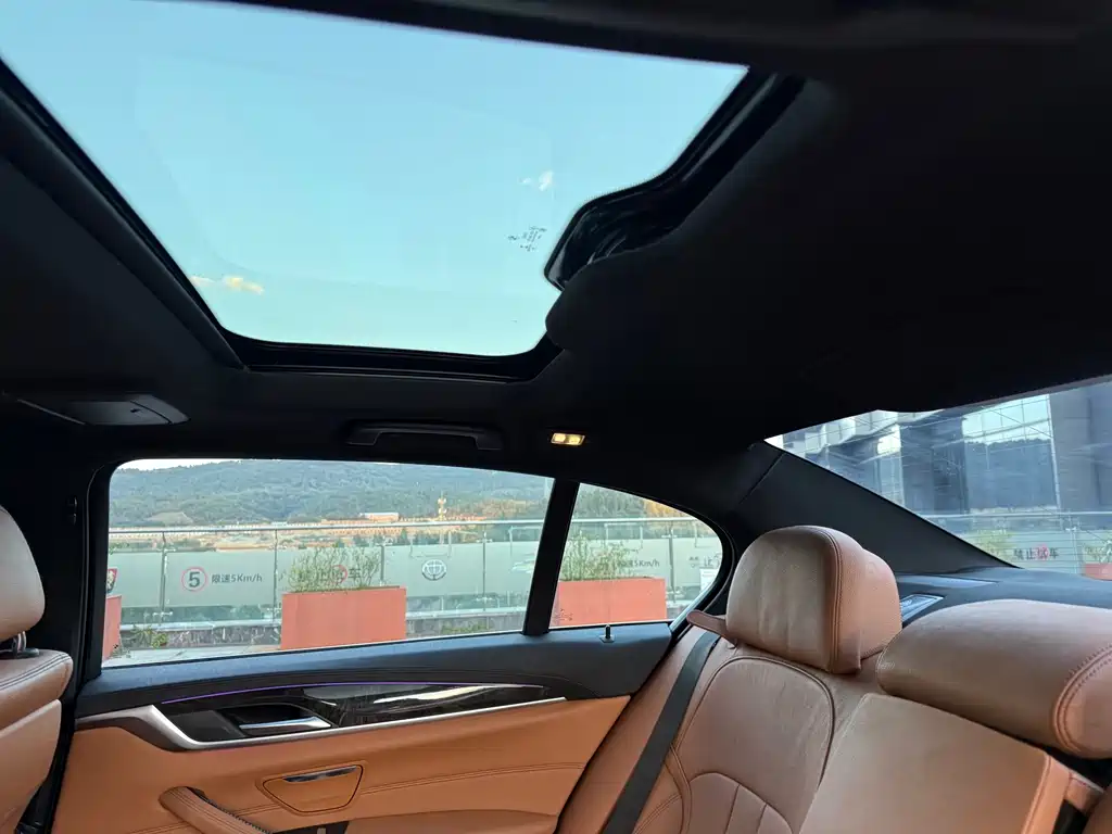 BMW 5 Series — миниатюра 35