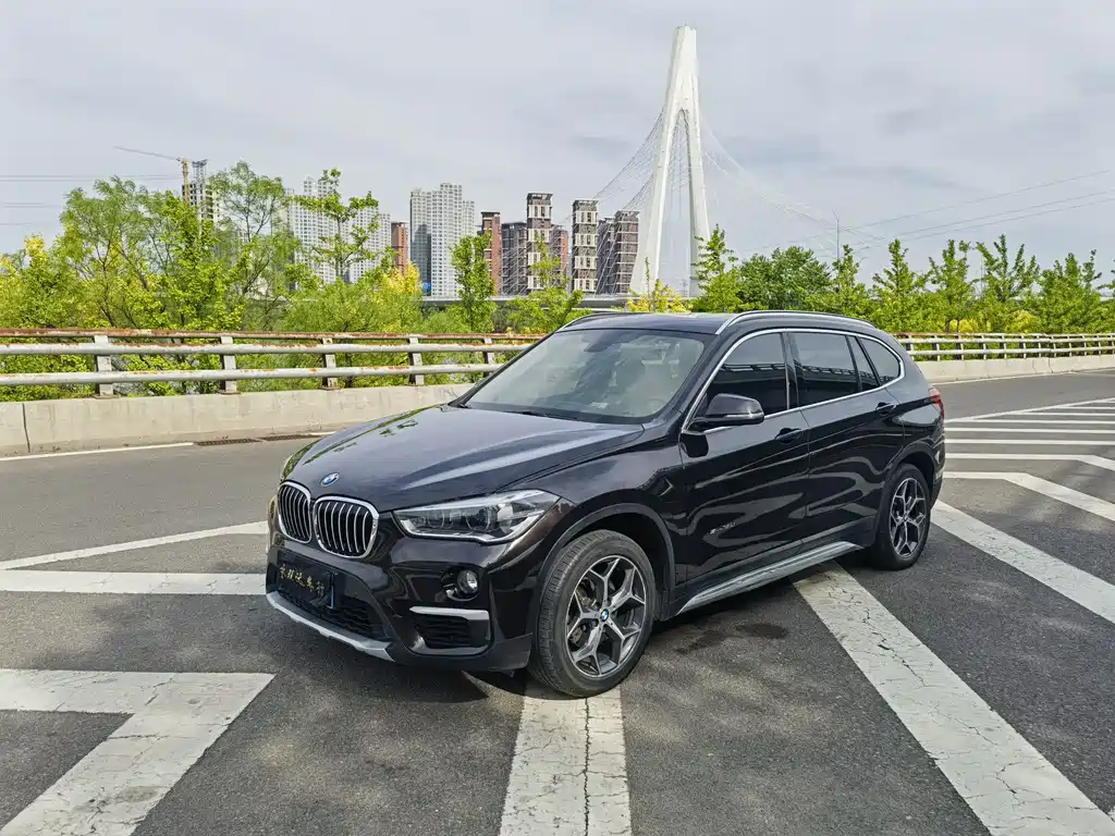 Купить BMW X1