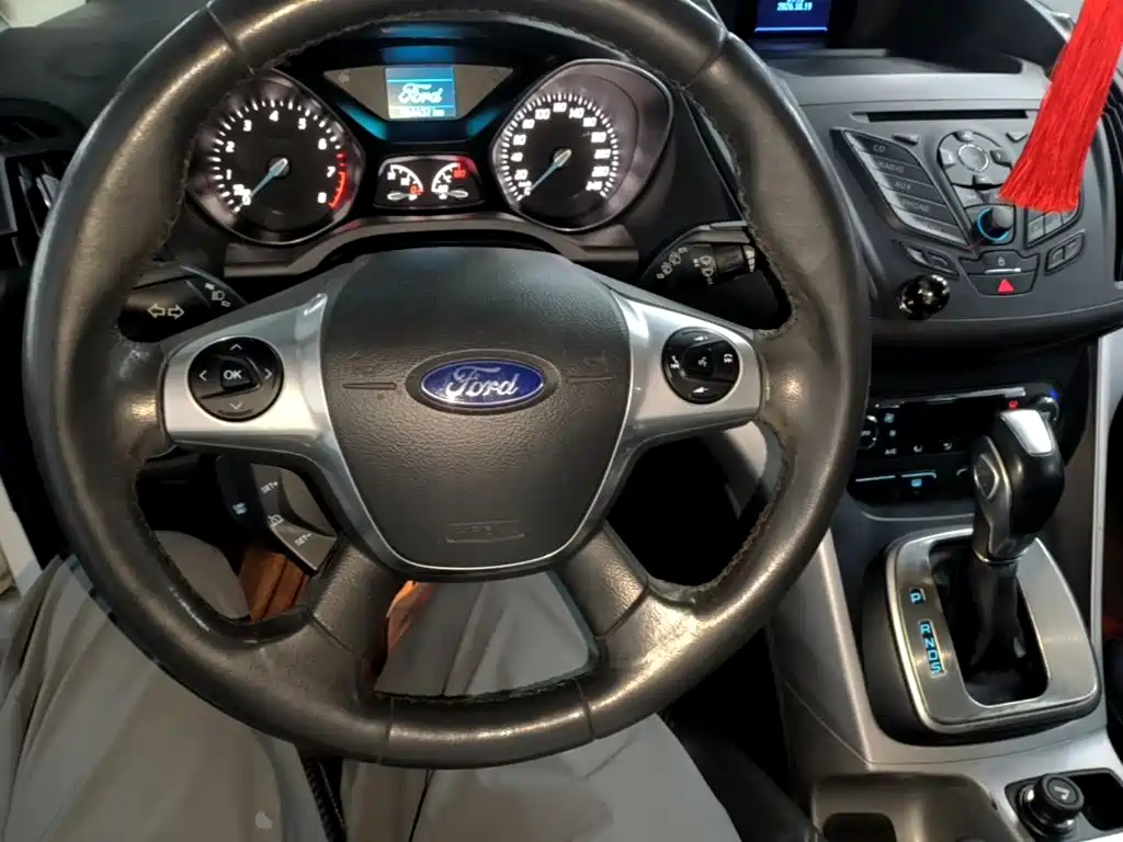 Ford Kuga — миниатюра 10