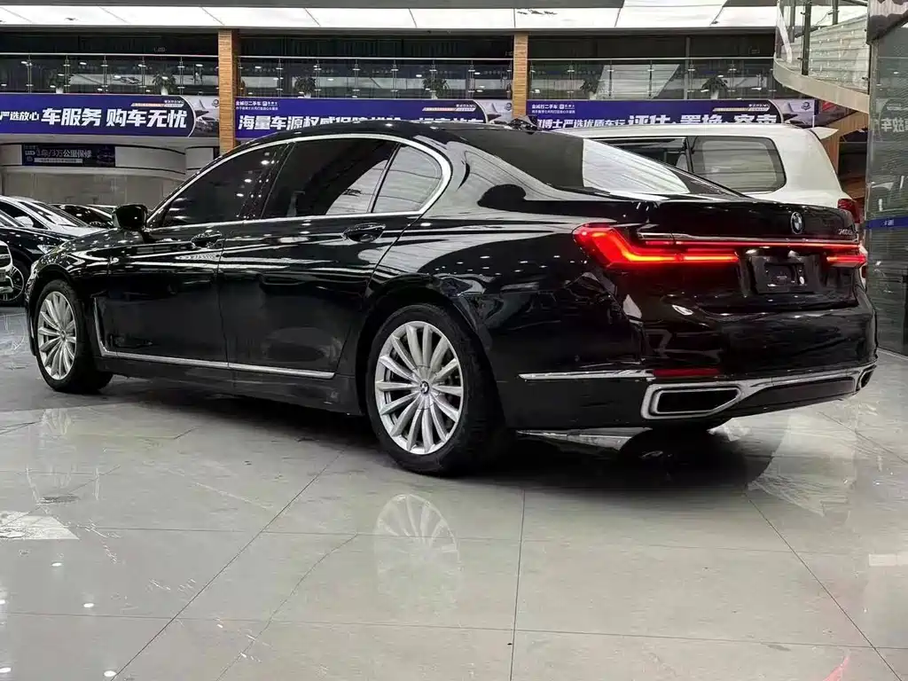 BMW 7 SERIES