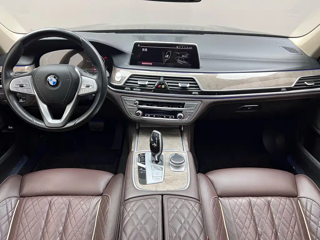 BMW 7 Series — миниатюра 7