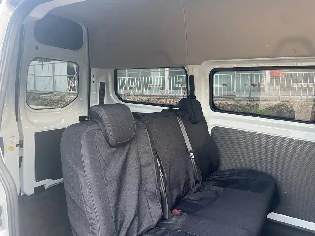 Ford Transit — миниатюра 12