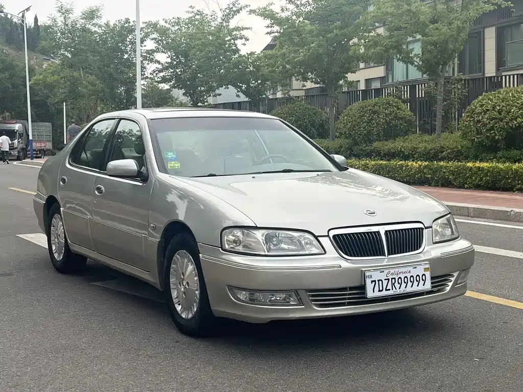 Nissan Bluebird Classic — миниатюра 2