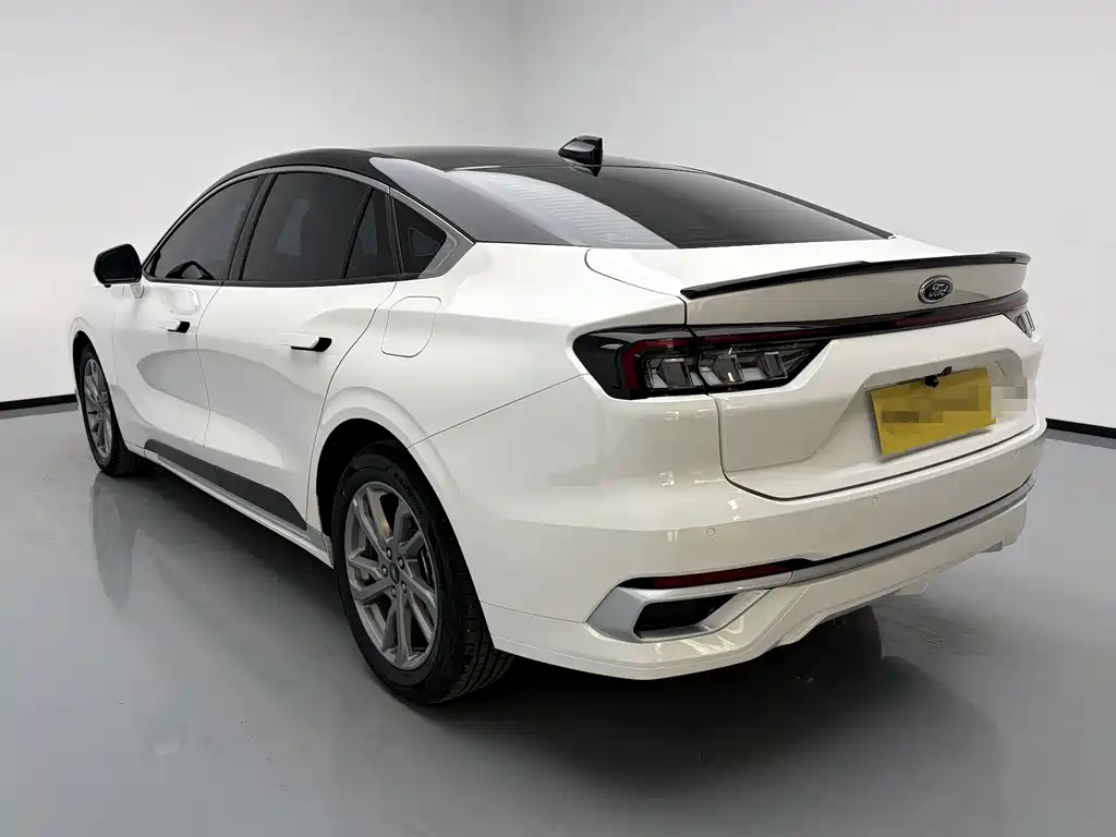 Ford Mondeo — миниатюра 6
