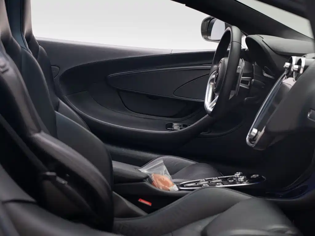 McLaren GT — миниатюра 11