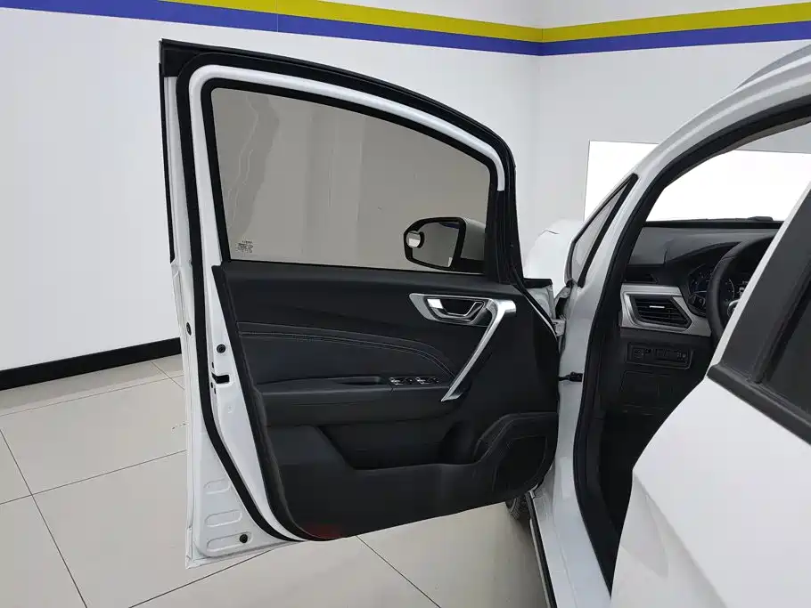 Geely Vision X3 — миниатюра 7