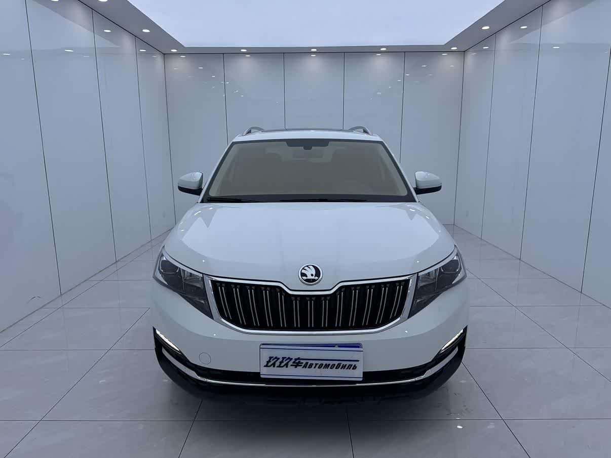 Skoda Kamiq 1.5 л 2023 г. Белый, пробег 27000 км