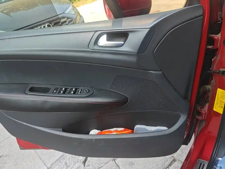 Peugeot 308 — миниатюра 7