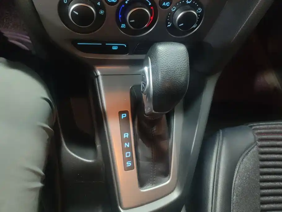 Ford Focus — миниатюра 16