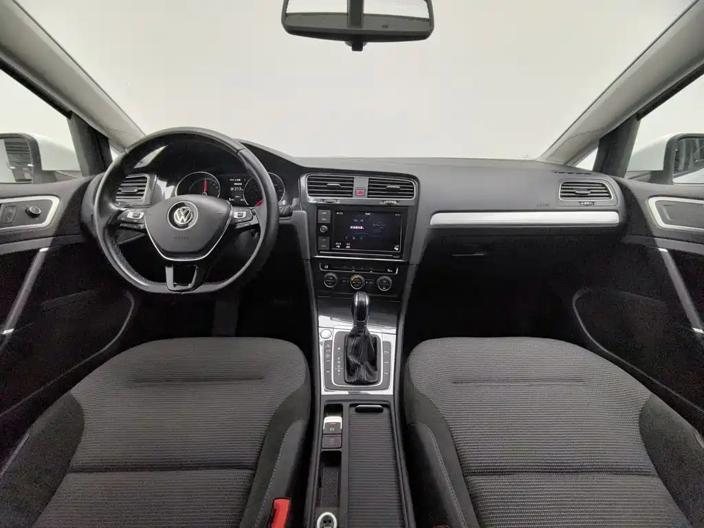 Volkswagen Golf EV — миниатюра 5