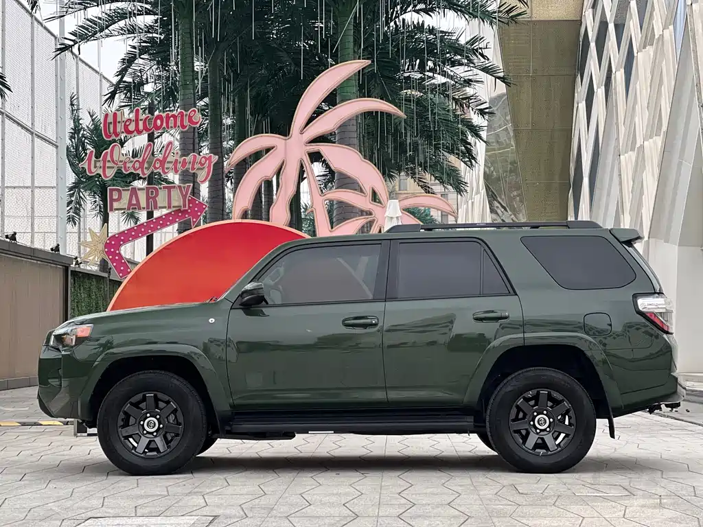 Toyota 4Runner 2022 4.0L AT