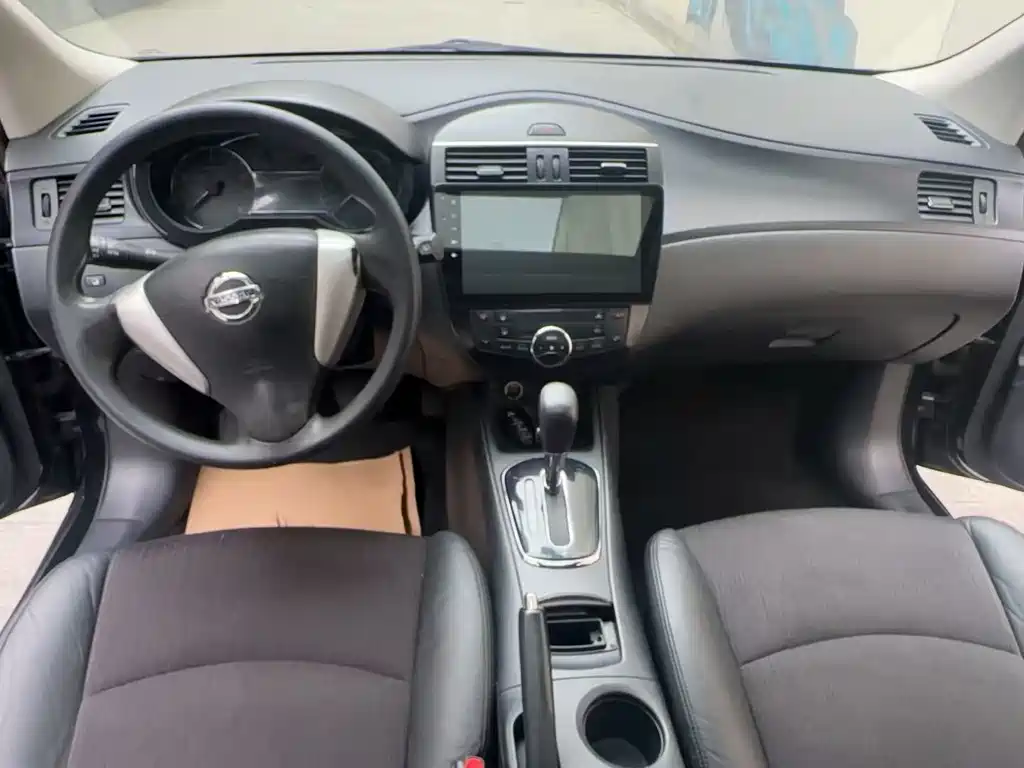 Nissan Tiida 2013 1.6L CVT