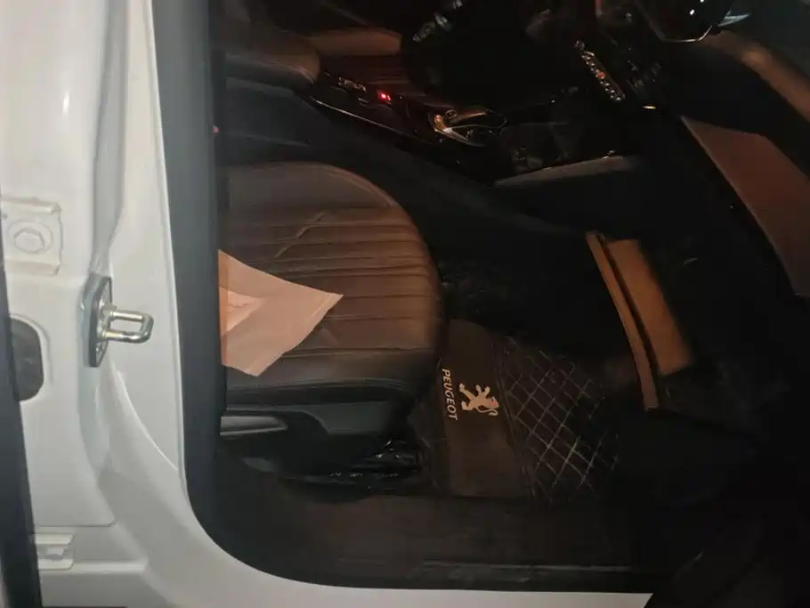 Peugeot 2008 — миниатюра 8