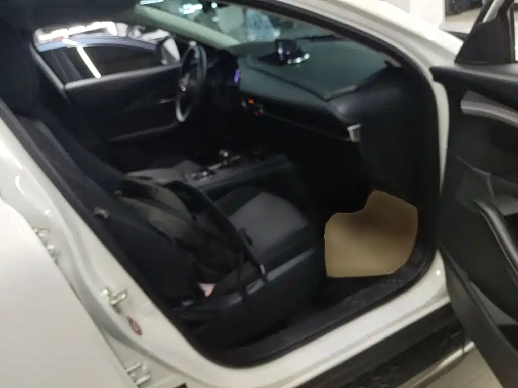 Mazda CX-30 EV — миниатюра 25