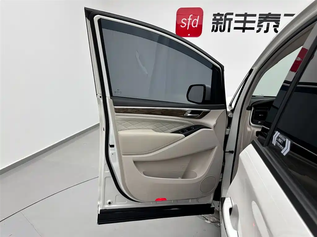 GAC M8 2018 320T Luxury