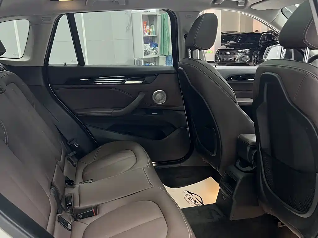 BMW X1 — миниатюра 14