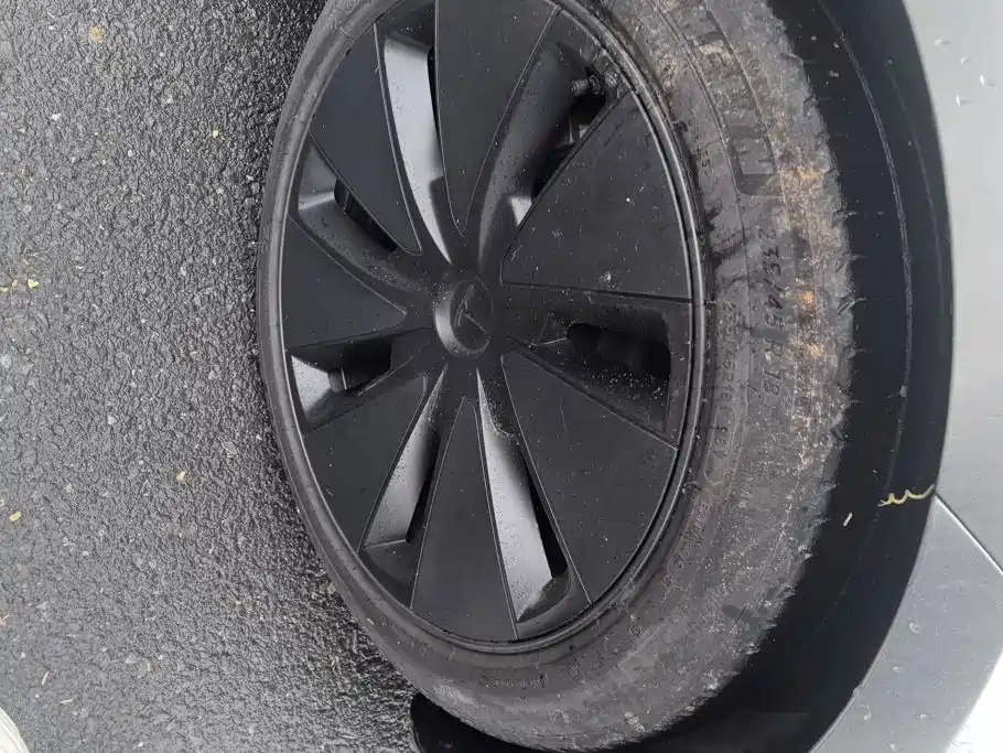 Tesla Model 3 — миниатюра 6
