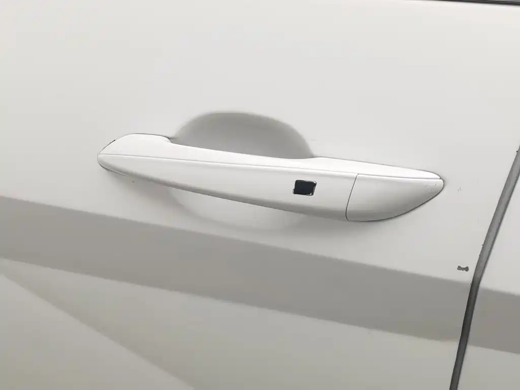 Hyundai Elantra — миниатюра 18