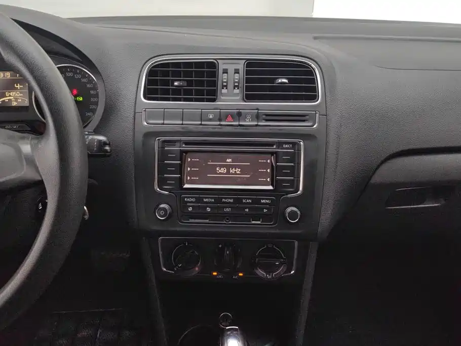 Volkswagen Polo — миниатюра 13