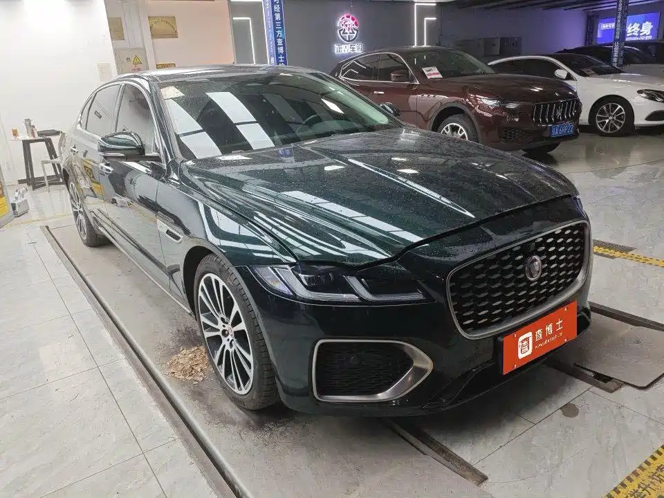 Jaguar XFL — миниатюра 3