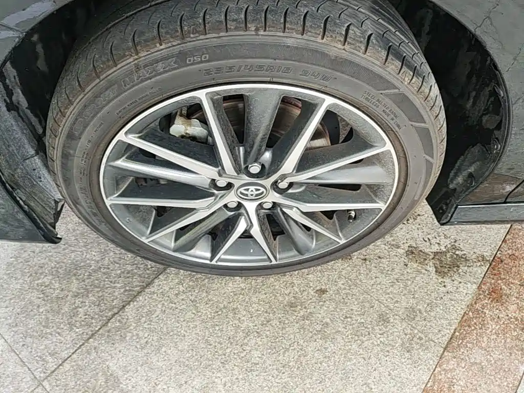 Toyota Camry — миниатюра 23