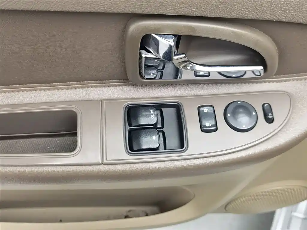 Buick GL8 2014 2.4L