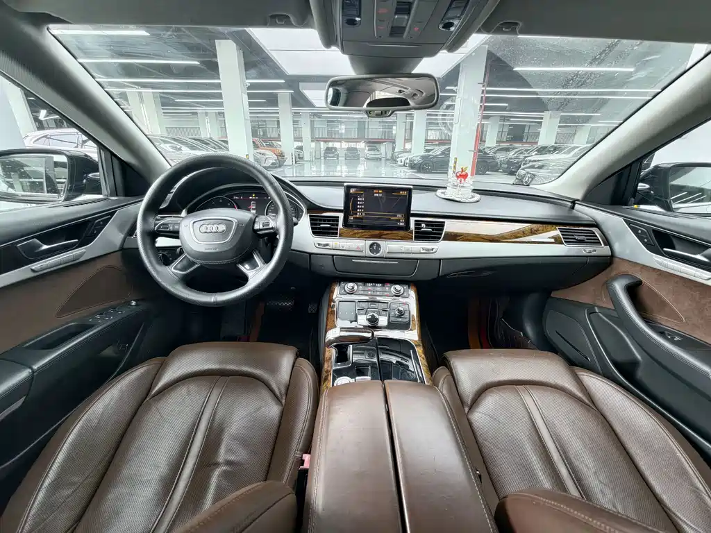 Audi A8 — миниатюра 6
