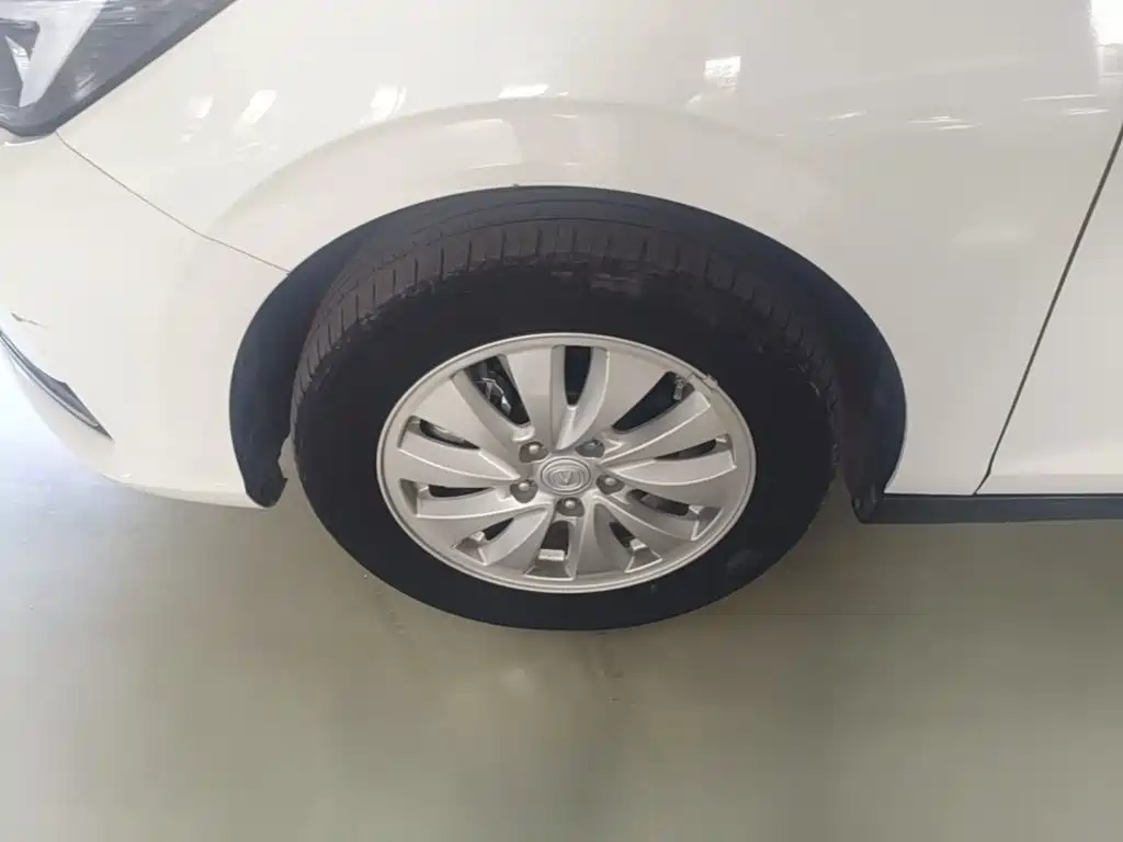 Changan Eado New Energy — миниатюра 23