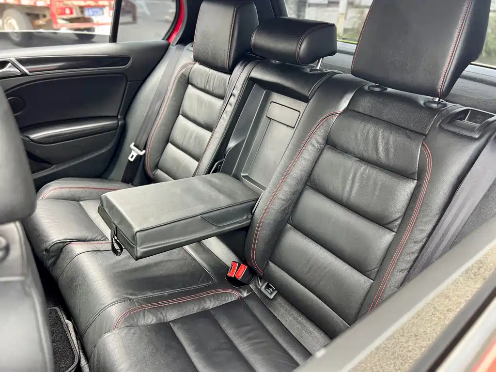 Volkswagen Golf GTI — миниатюра 13