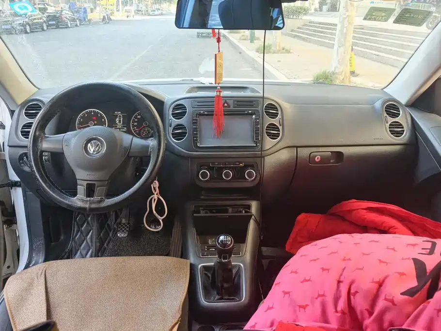 Volkswagen Tiguan — миниатюра 12