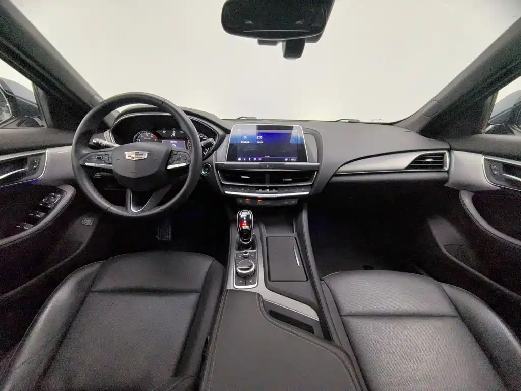 Cadillac CT5 — миниатюра 5