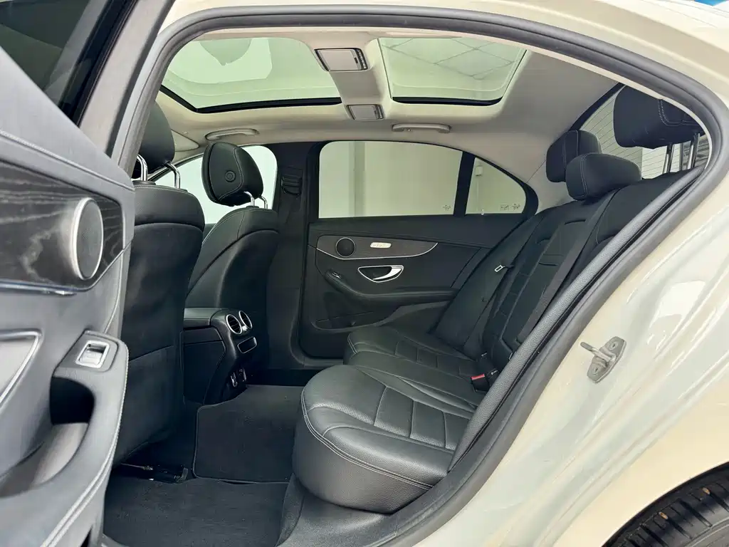 Mercedes-Benz C-Class — миниатюра 9