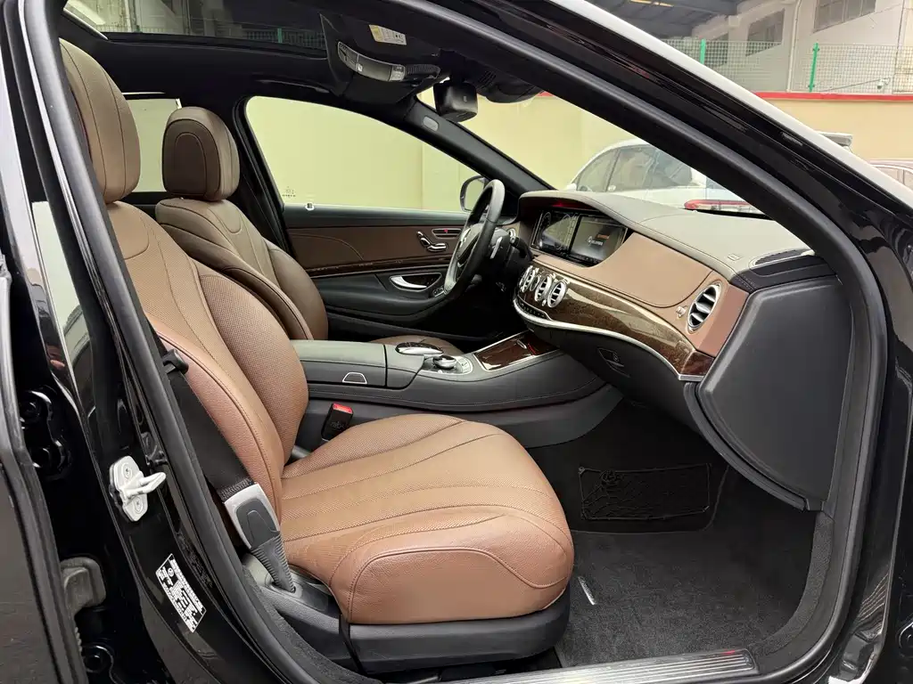 Mercedes-Benz S-Class — миниатюра 12