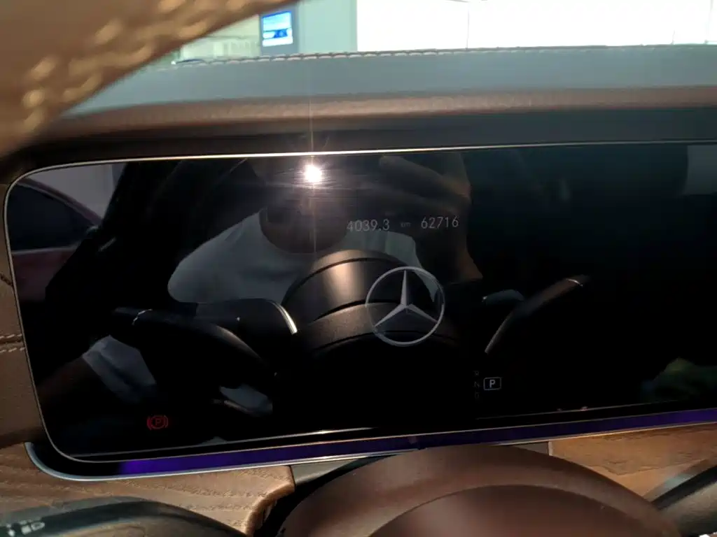Mercedes-Benz E-Class — миниатюра 12