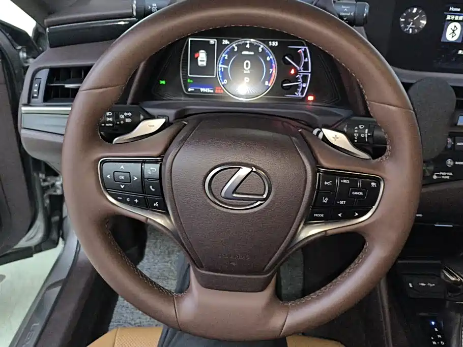 Lexus ES — миниатюра 15