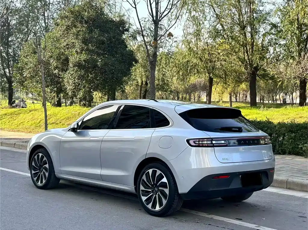 AITO ASK THE WORLD M5