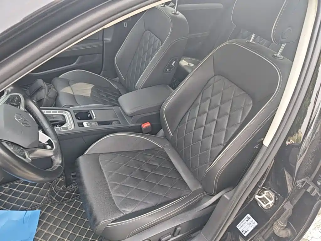 Volkswagen Magotan PHEV — миниатюра 15