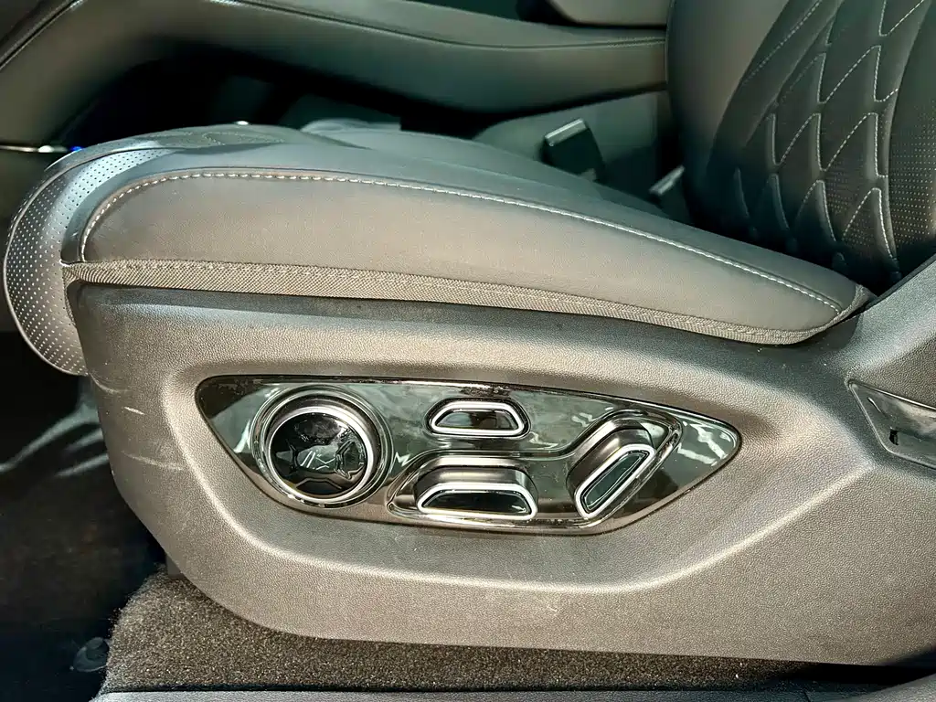 BYD Sealion 07 EV — миниатюра 37