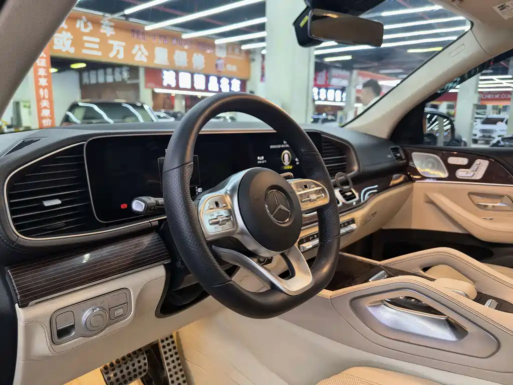 Mercedes-Benz GLS — миниатюра 7