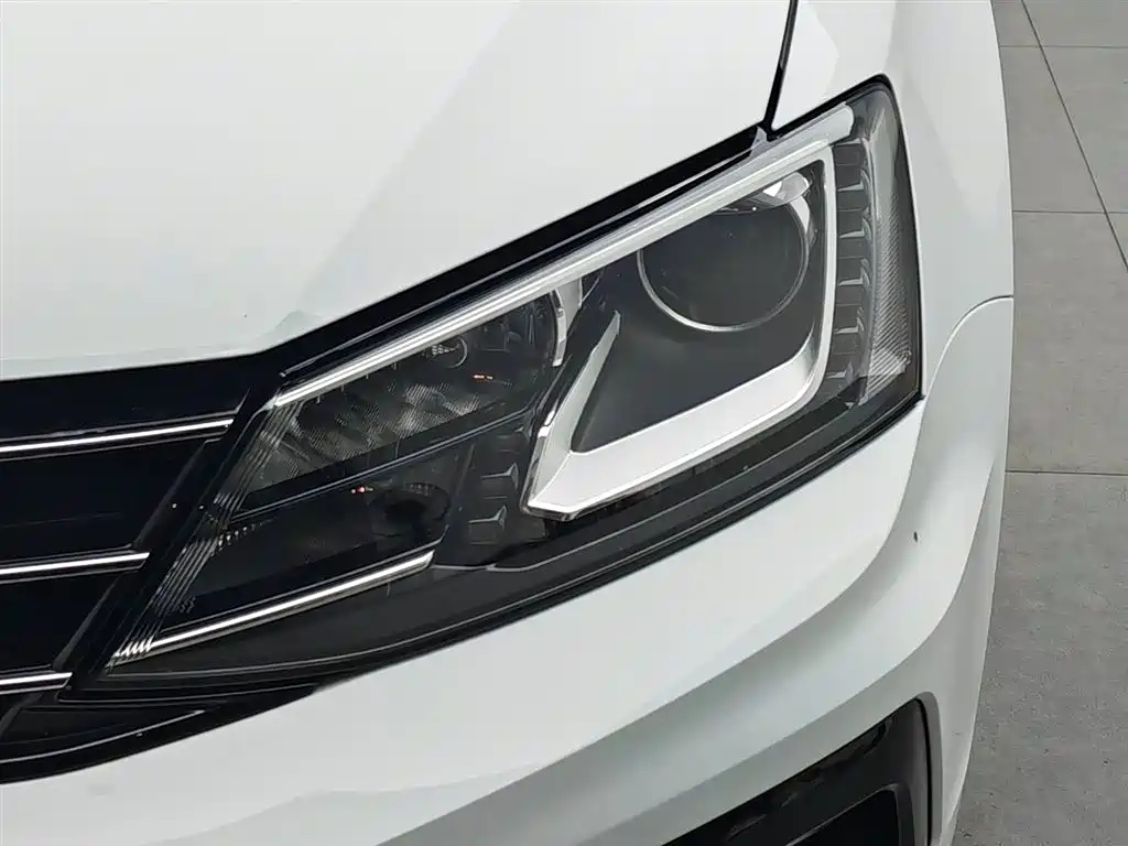 Volkswagen Sagitar 2018 280TSI DSG